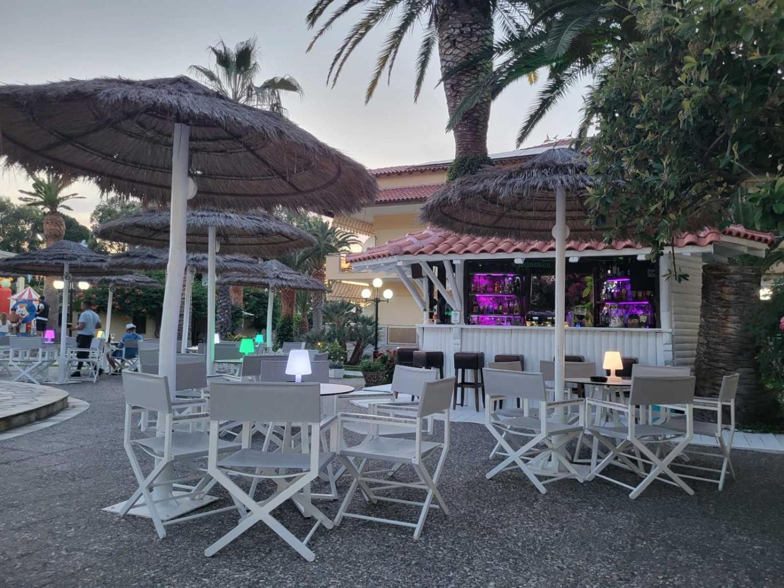 Vergos Hotel 보우르보우로우 외부 사진