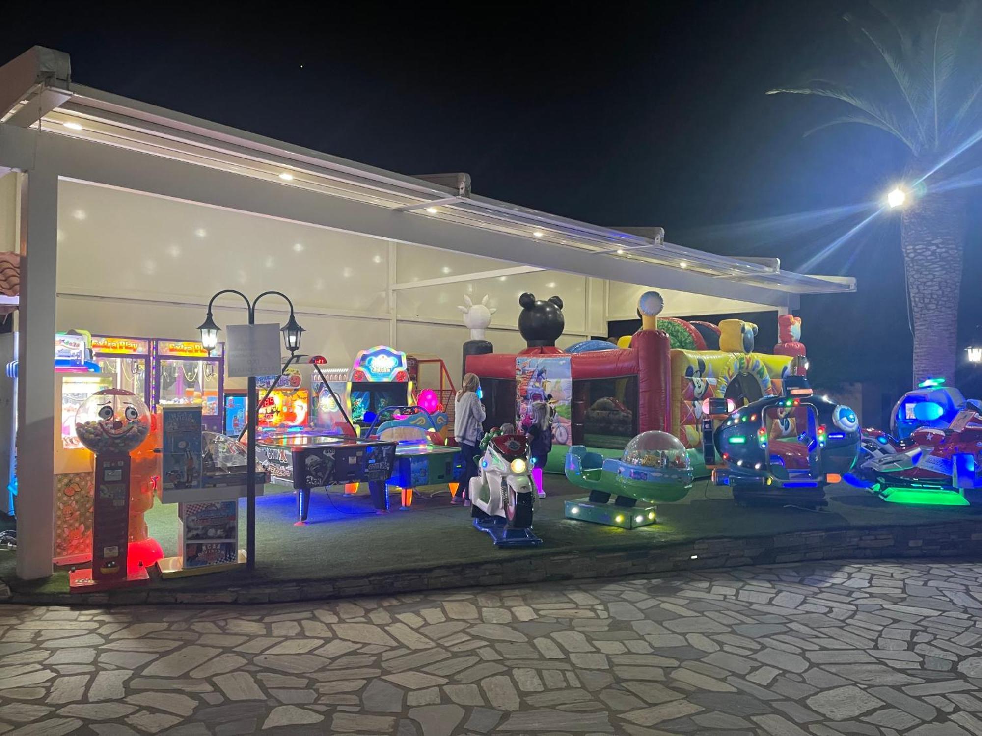 Vergos Hotel 보우르보우로우 외부 사진